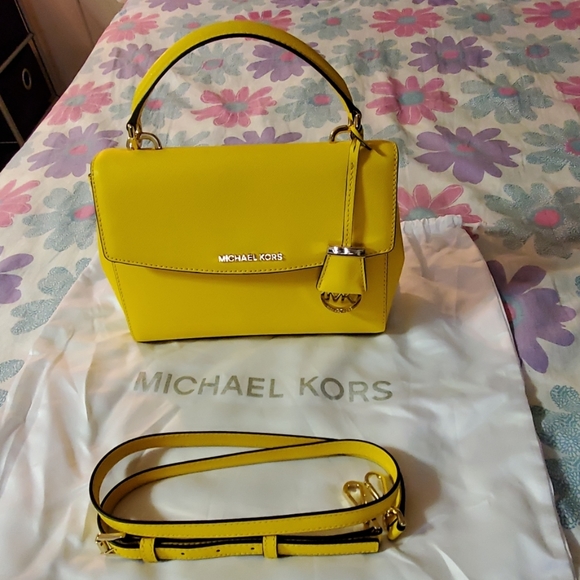 Michael Kors Small Ava Satchel-🌻Sunflower color - Picture 5 of 6